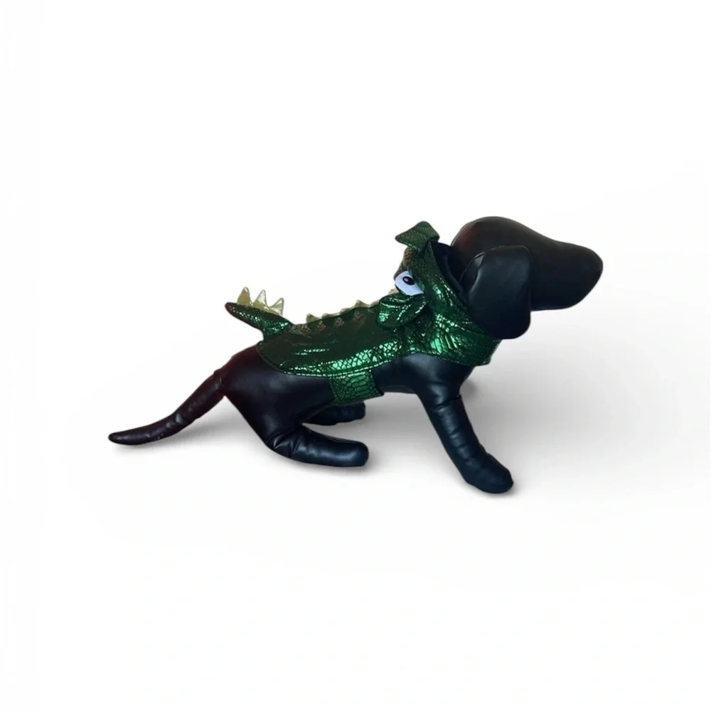 Dragon costume for dogs or cats green and black with velcro at the bottom NWOT